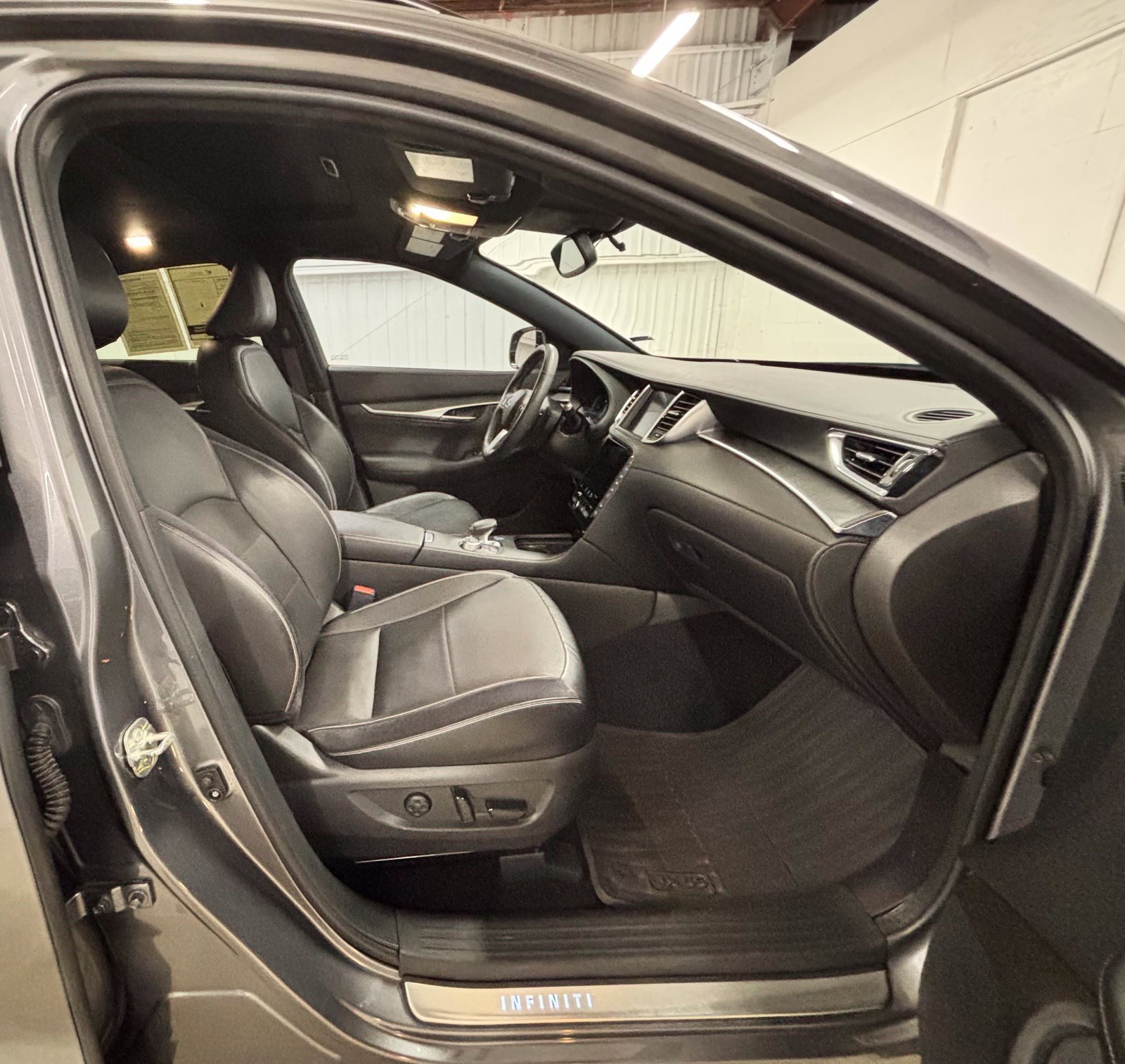 Used 2023 INFINITI QX55 Sensory w/ Lighting Package AWD/4WD image 18