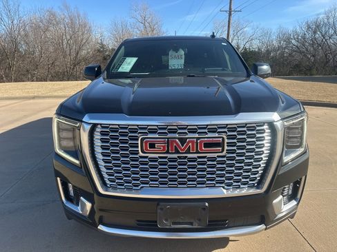 Used 2022 GMC Yukon XL Denali image 8