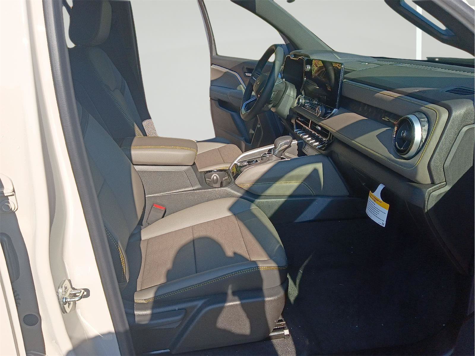 New 2026 Chevrolet Colorado ZR2 w/ Technology Package AWD/4WD image 20
