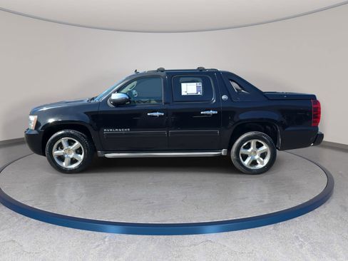 Used 2013 Chevrolet Avalanche LT w/ All-Star Edition image 8