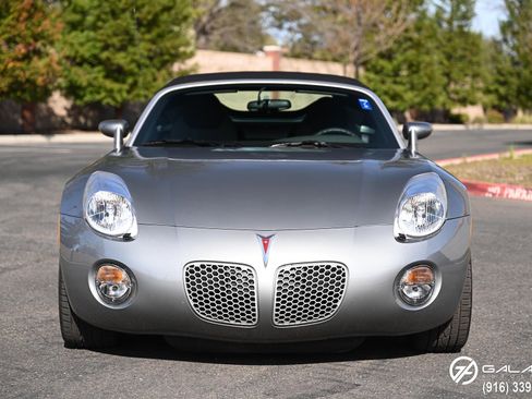 Used 2006 Pontiac Solstice Convertible w/ Power Package image 3