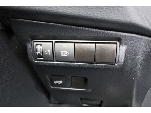 Used 2024 Toyota Corolla Cross XLE w/ Convenience Package FWD image 19