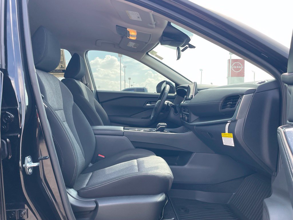 Certified 2026 Nissan Rogue SV FWD image 21