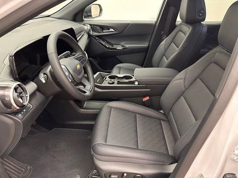 New 2026 Chevrolet Equinox LT FWD image 17