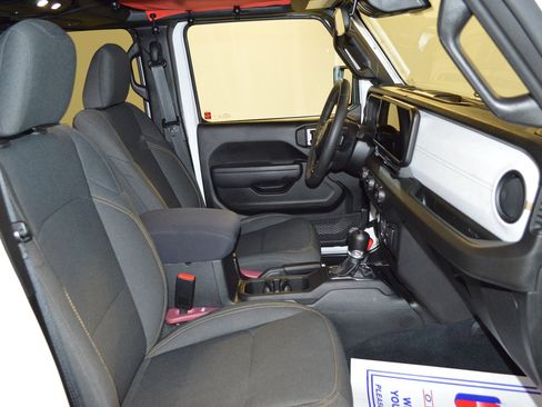 Used 2024 Jeep Wrangler Unlimited Sport AWD/4WD image 11