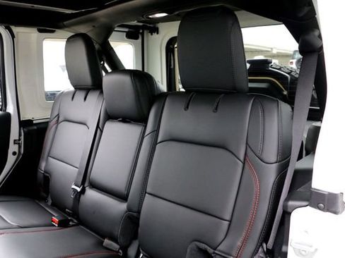 Used 2026 Jeep Wrangler Unlimited Rubicon AWD/4WD image 26