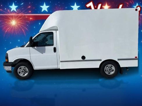 New 2026 GMC Savana 3500 w/ Driver Convenience Package image 8