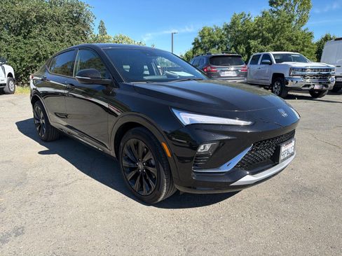 Used 2025 Buick Envista Sport Touring w/ Experience Buick Package image 7