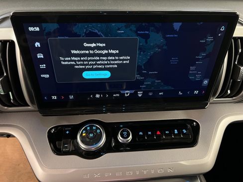 New 2025 Ford Expedition Active image 11