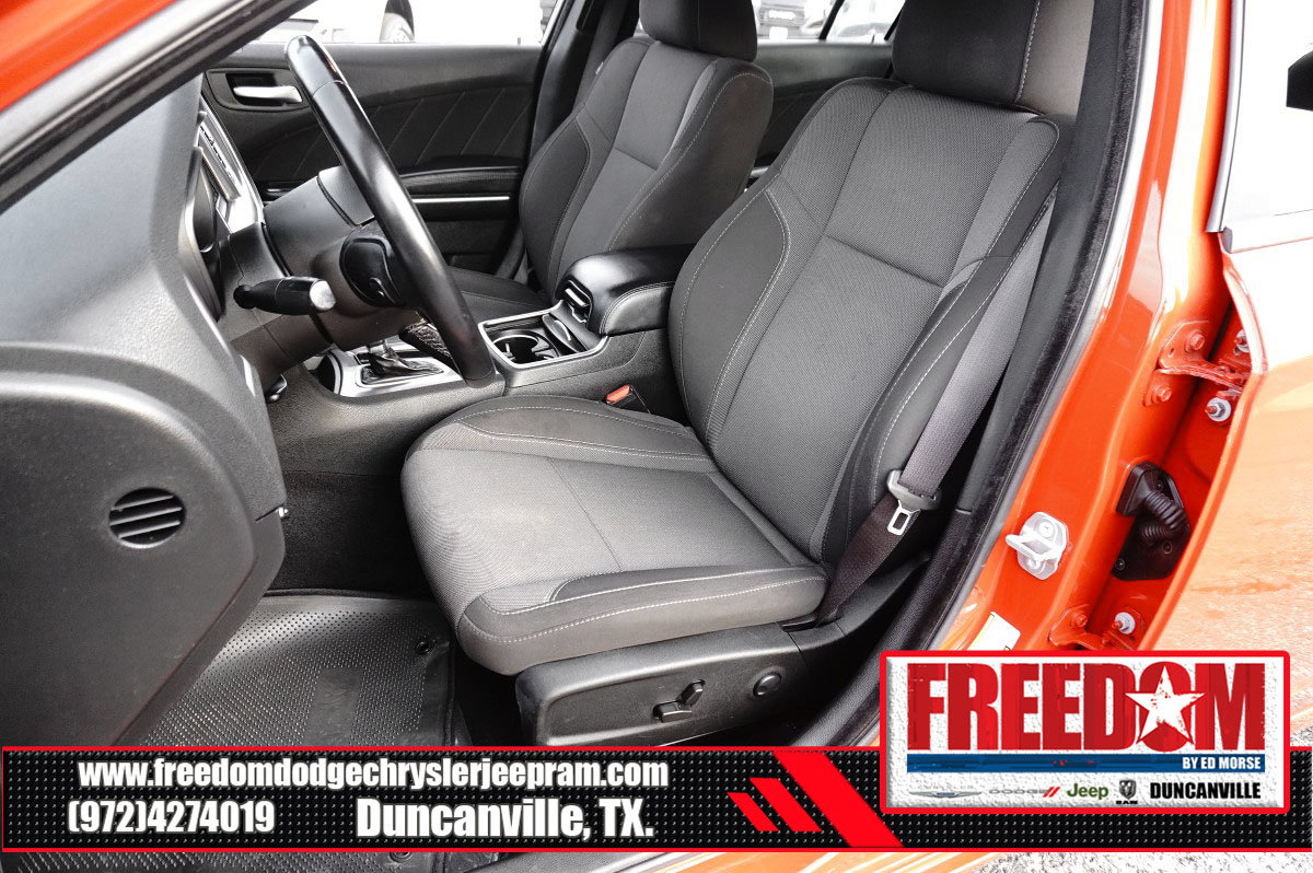 Used 2022 Dodge Charger SXT RWD image 13