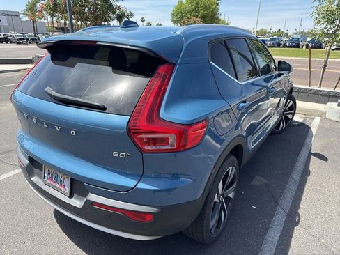Used 2024 Volvo XC40 B5 Plus w/ Climate Package AWD/4WD image 5