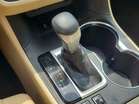 Used 2017 Toyota Highlander XLE image 28