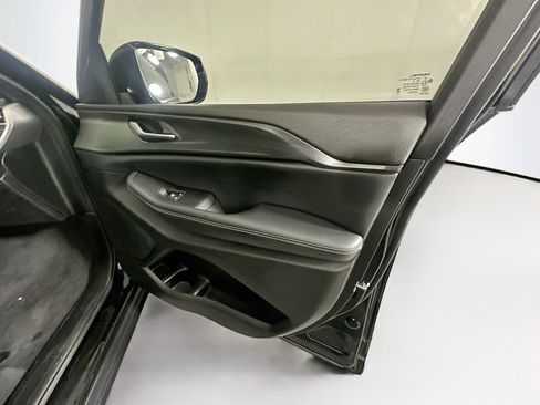 Used 2023 Jeep Grand Cherokee Altitude AWD/4WD image 31