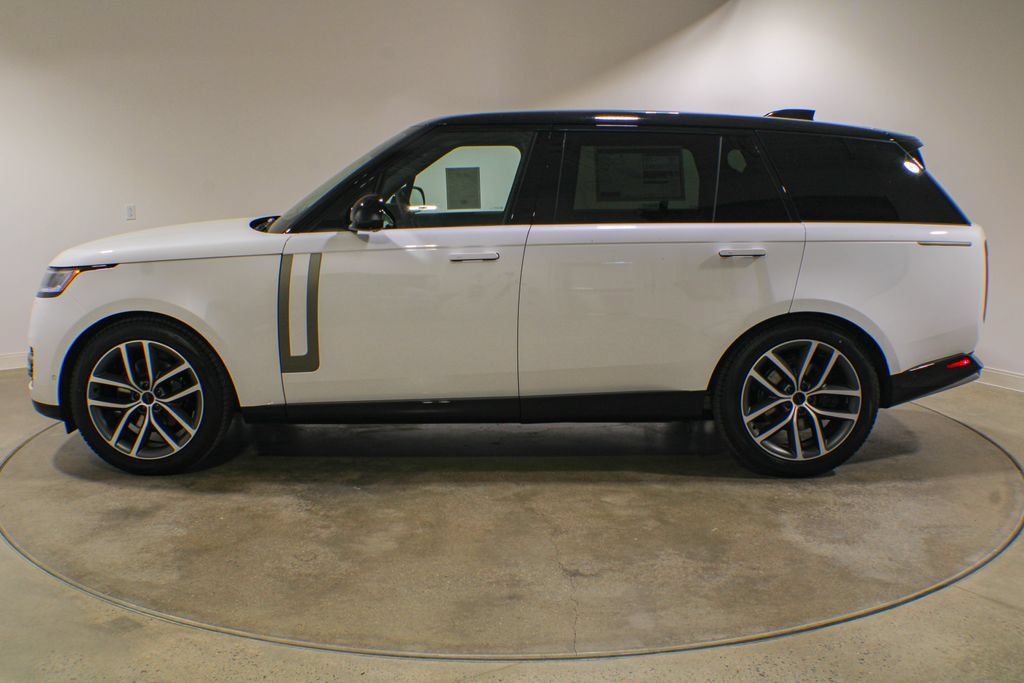 New 2026 Land Rover Range Rover Long Wheelbase SE AWD/4WD image 2