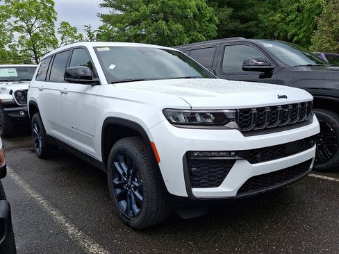 New 2026 Jeep Grand Cherokee L Limited AWD/4WD image 3