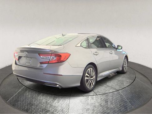 Used 2018 Honda Accord EX image 2
