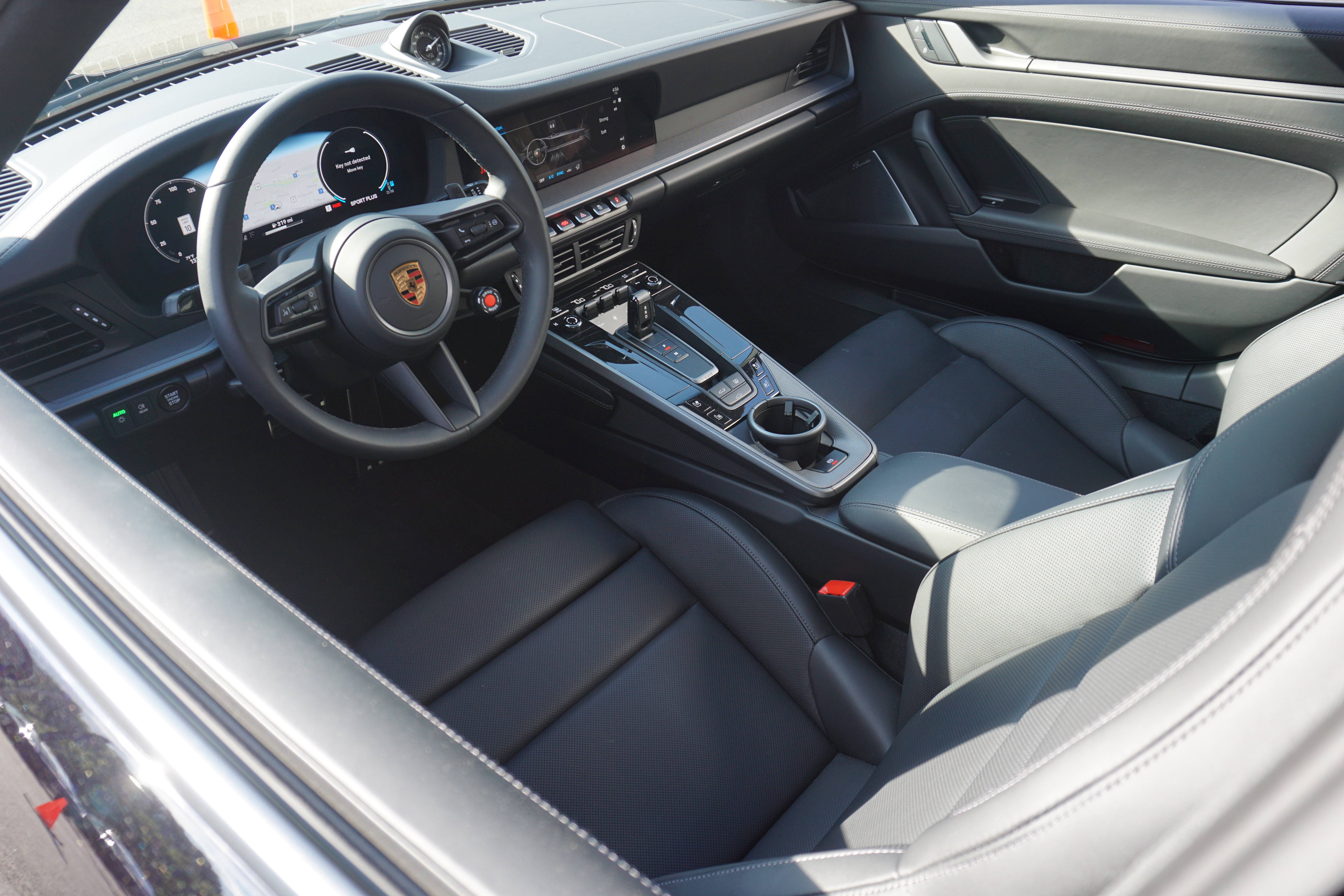 Certified 2025 Porsche 911 Carrera RWD image 4