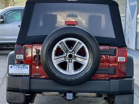 Used 2010 Jeep Wrangler Unlimited Sport AWD/4WD image 4