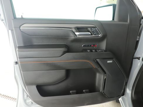 Used 2024 GMC Sierra 1500 AT4 w/ AT4 Preferred Package AWD/4WD image 10