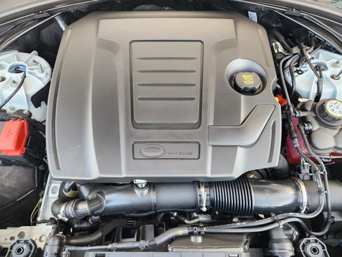 New 2026 Land Rover Range Rover Velar Dynamic SE image 32