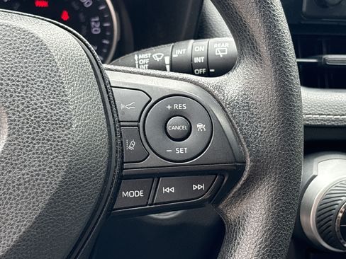 Used 2019 Toyota RAV4 XLE w/ Protection Package AWD/4WD image 19