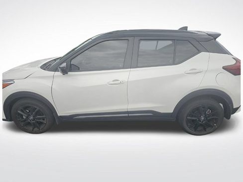Certified 2024 Nissan Kicks SR w/ SR Premium Package FWD image 7