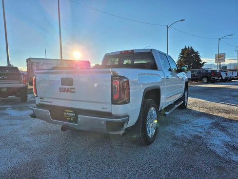 Used 2018 GMC Sierra 1500 SLT image 3