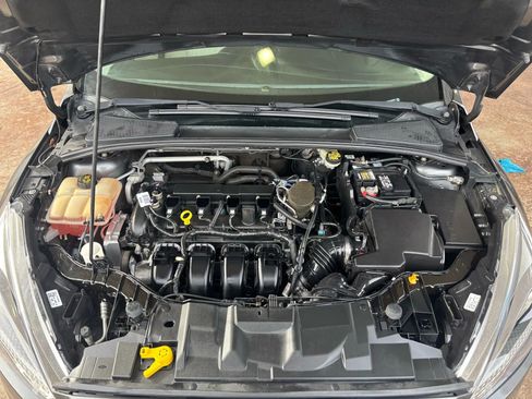 Used 2016 Ford Focus SE w/ SE Sport Package image 21