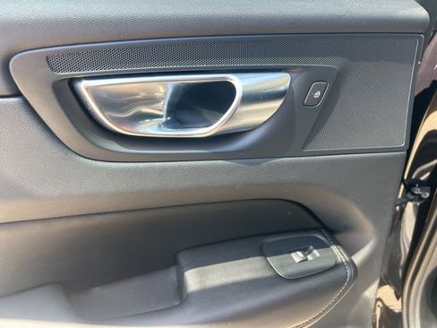 Used 2023 Volvo XC60 B5 Ultimate w/ Climate Package AWD/4WD image 28