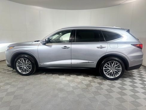 Used 2023 Acura MDX SH-AWD w/ Advance Package image 3