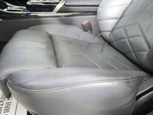 Certified 2023 BMW 740i w/ Parking Assistance Package RWD image 10