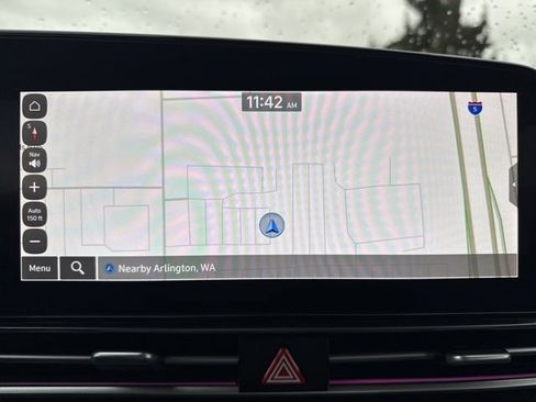 Used 2024 Hyundai Elantra Limited image 32