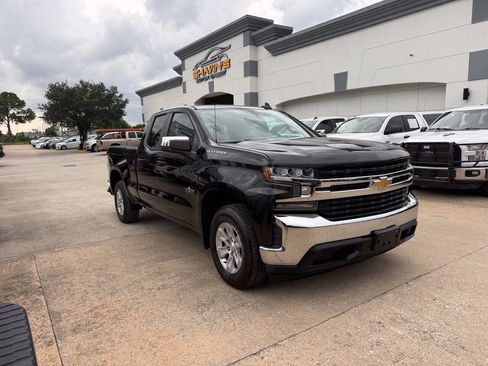 Used 2019 Chevrolet Silverado 1500 LT w/ Texas Edition RWD image 2