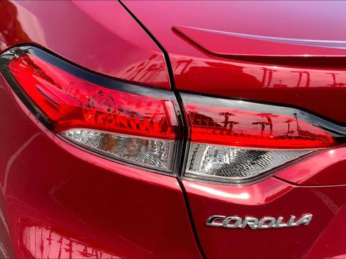 Used 2023 Toyota Corolla SE w/ SE Premium Package FWD image 28