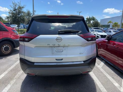 Used 2023 Nissan Rogue SV FWD image 5