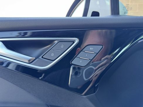 Used 2023 Audi Q4 e-tron Prestige w/ Black Optic Package image 34