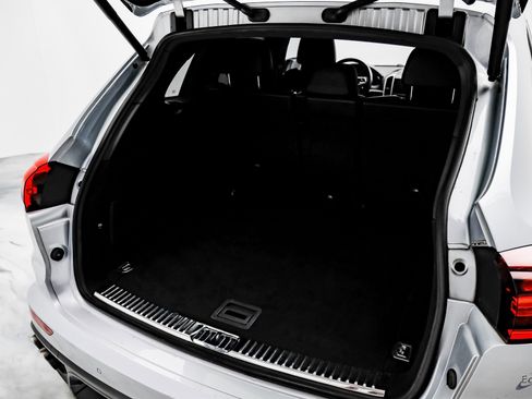 Used 2017 Porsche Cayenne S image 89