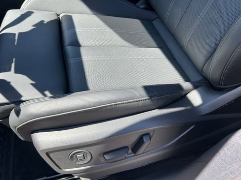 Used 2025 Audi Q5 Premium Plus w/ Premium Plus AWD/4WD image 30