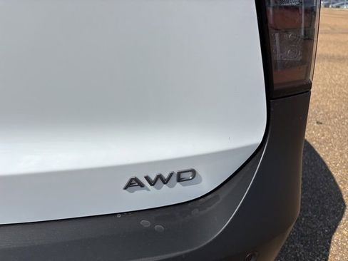 New 2026 Nissan Kicks SV w/ SV Premium Package AWD/4WD image 4