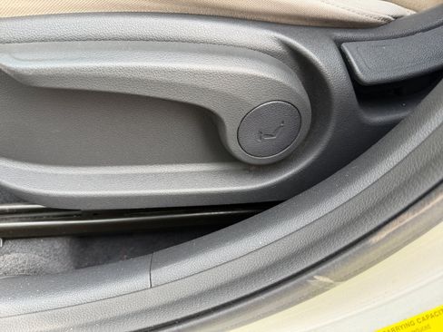 Used 2017 Hyundai Elantra SE image 14