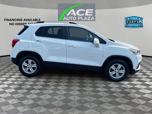 Used 2017 Chevrolet Trax LT w/ LT Convenience Package AWD/4WD image 4
