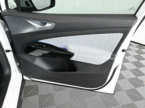 Certified 2023 Volkswagen ID.4 Pro RWD image 10