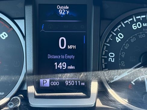 Used 2019 Toyota Tacoma TRD Sport AWD/4WD image 24