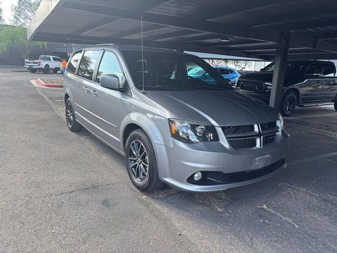 Used 2016 Dodge Grand Caravan R/T image 7