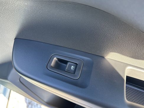 New 2026 Volkswagen Taos SE AWD/4WD image 28