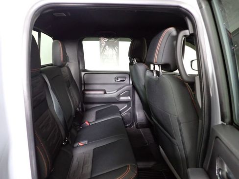 Used 2025 Nissan Frontier PRO-4X AWD/4WD image 33