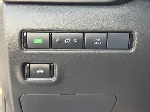 Certified 2023 Nissan Sentra S image 23