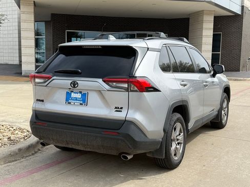 Used 2022 Toyota RAV4 XLE w/ XLE Grade Weather Package image 6