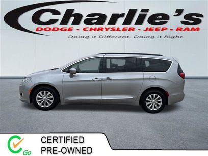 Used 2017 Chrysler Pacifica Touring-L w/ 13 Speaker Alpine Sound Group
