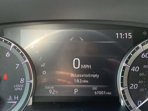 Used 2022 Toyota Highlander XLE FWD image 20